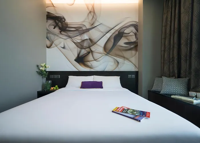 V Hotel Lavender